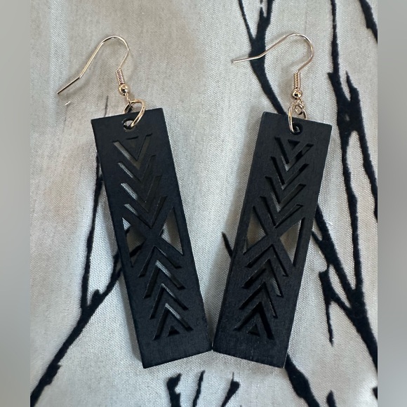 Wooden boho earrings, laser cut geometric botanical patterns, lightweight - Picture 9 of 14